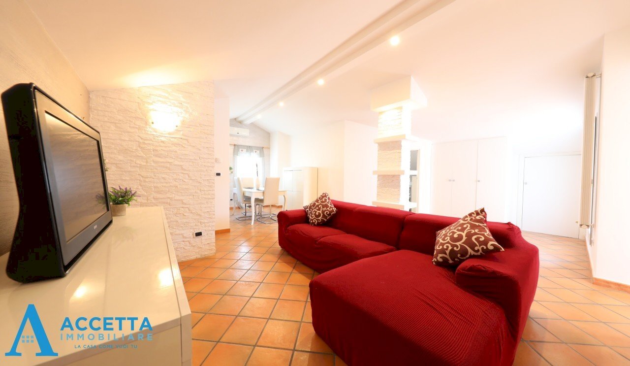 living - Attico Viale Trentino, Taranto - foto 1