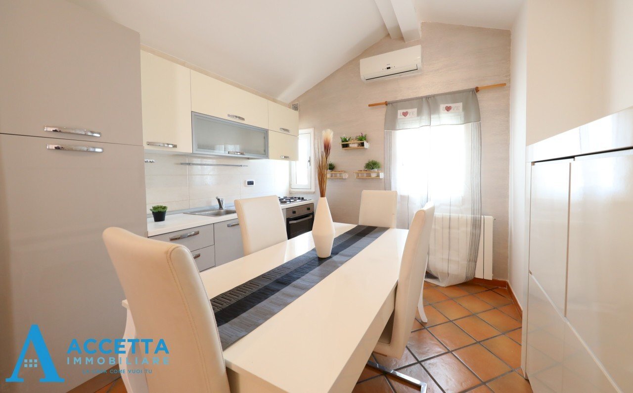 living - Attico Viale Trentino, Taranto - foto 2