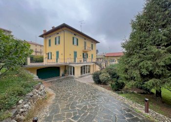 ingresso carrabile - Villa via Dante Alighieri, 4, Bulciago - foto 1