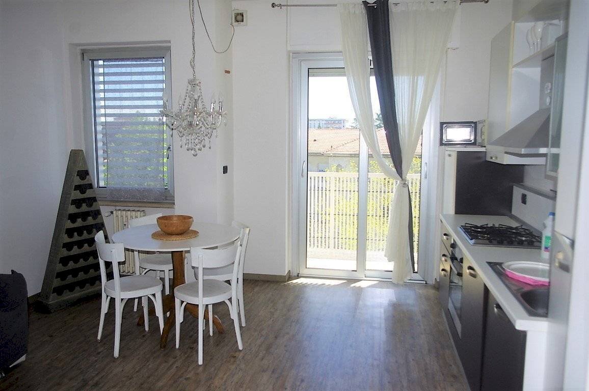 Trilocale via Arnaldo da Brescia, 4, Gallarate - foto 1