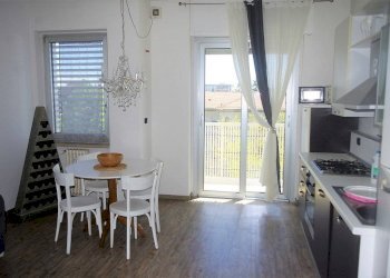 Trilocale via Arnaldo da Brescia, 4, Gallarate - foto 1