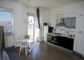 Trilocale via Arnaldo da Brescia, 4, Gallarate - foto 2