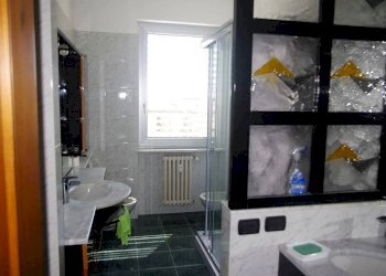 Trilocale via Arnaldo da Brescia, 4, Gallarate - foto 4
