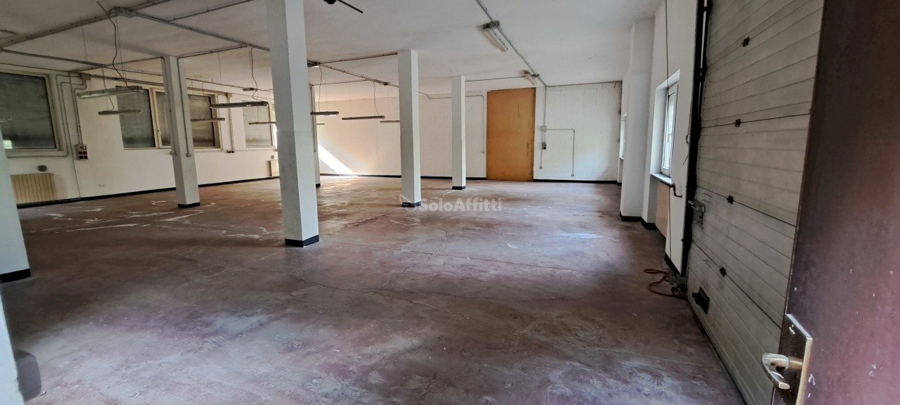 20230508_171628.jpg - Magazzino Solaro - foto 1