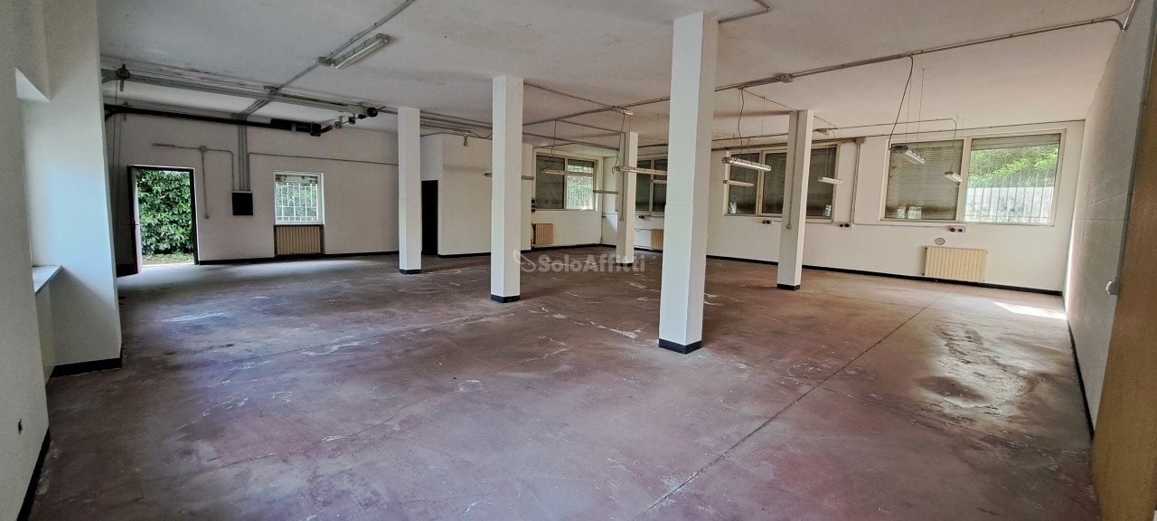 20230508_171645.jpg - Magazzino Solaro - foto 2