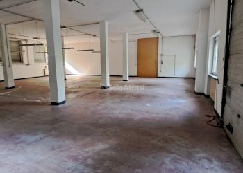 20230508_171628.jpg - Magazzino Solaro - foto 1