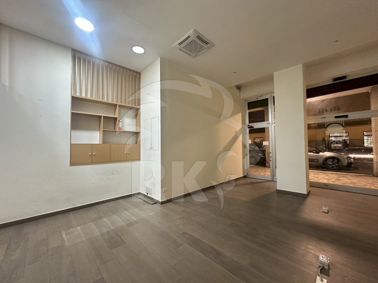 VIA RIVA DI RENO NEGOZIO_9342.jpeg - Commercial Premises Via Riva di Reno 56, Bologna - photo 2