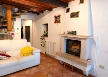 Independent house Tarzo - photo 1