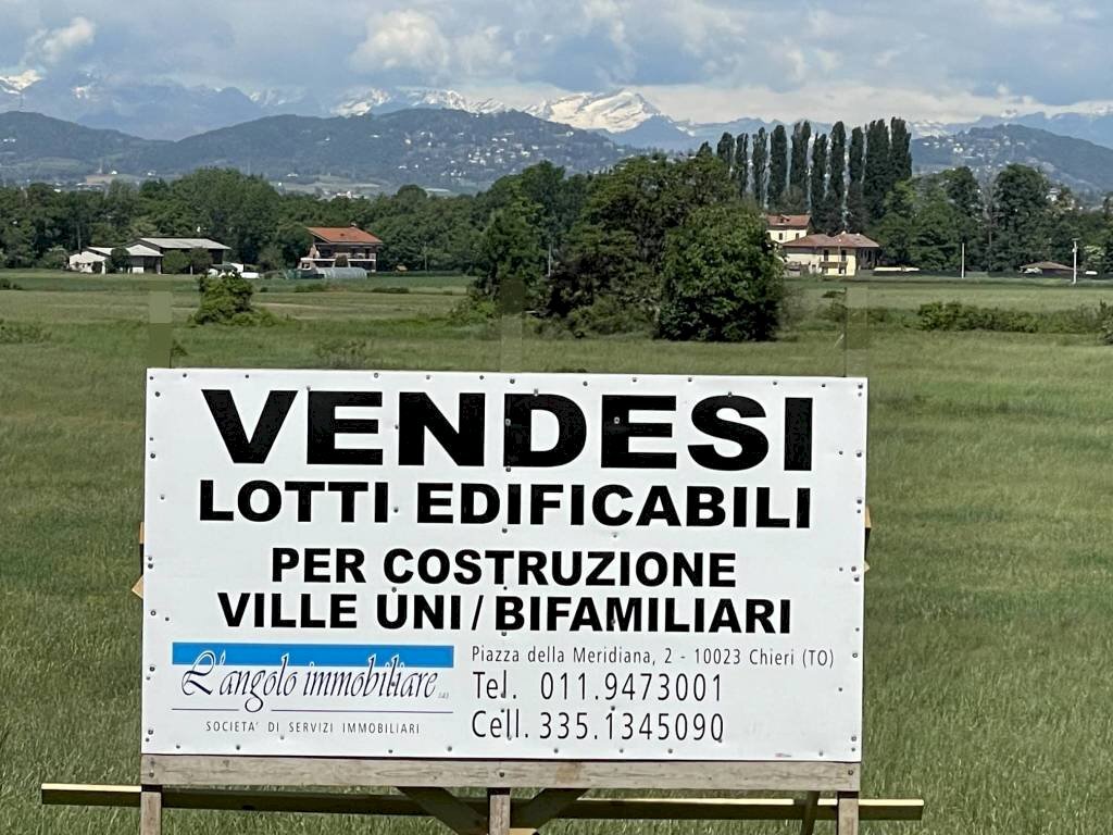 Terreno edificabile via Moncalvo, Riva presso Chieri - foto 1