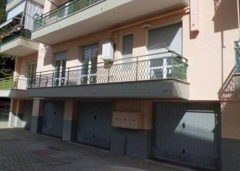 Facciata - Trilocale via Langhe, 11, Ceriale - foto 1