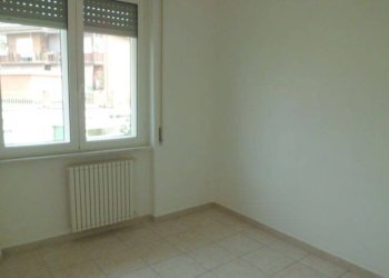 Camera da letto - Trilocale via Langhe, 11, Ceriale - foto 9