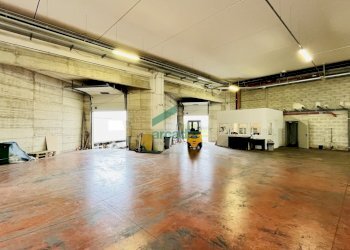 interno capannone - Commercial Premises Contrada Parco Vecchio 11, Bitritto - photo 6