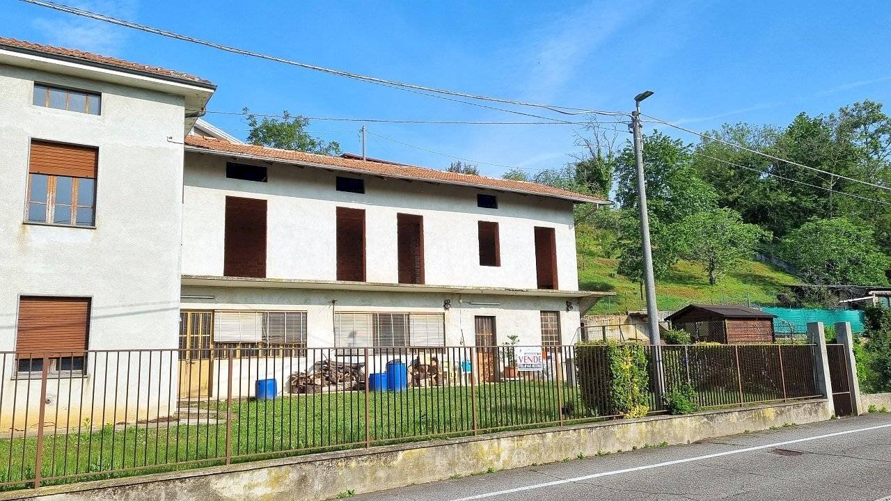 #canovaonline - Casa indipendente via Castellazzo, 13, Gattinara - foto 1