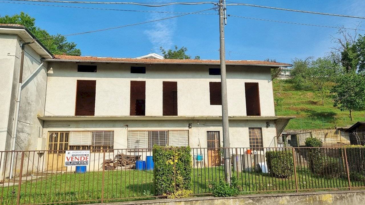 #canovaonline - Casa indipendente via Castellazzo, 13, Gattinara - foto 2