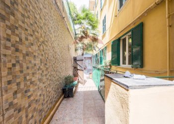 Bilocale Via Gradisca, 2 
 Centro, Genova (zona Centro) - foto 24