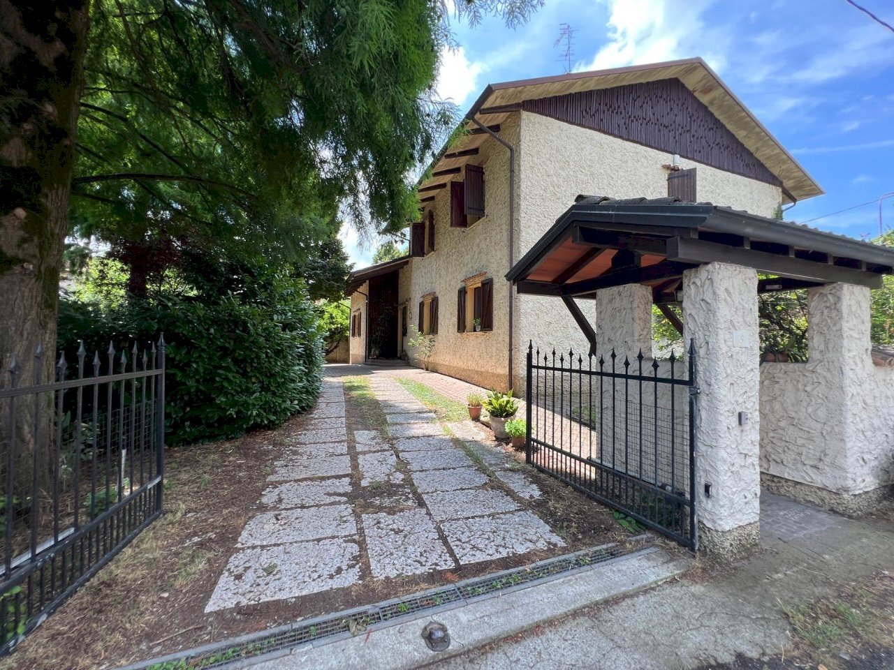 Single Family Villa Bagnolo in Piano - photo 3