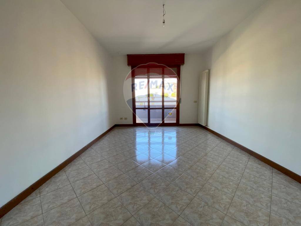 Two-room apartment Sant'Ilario d'Enza, RE, Sant'Ilario d'Enza - photo 1