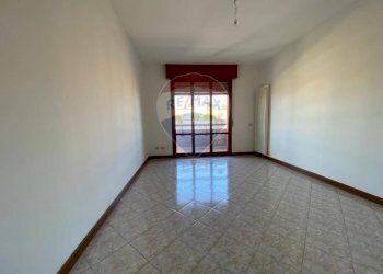 Two-room apartment Sant'Ilario d'Enza, RE, Sant'Ilario d'Enza - photo 2