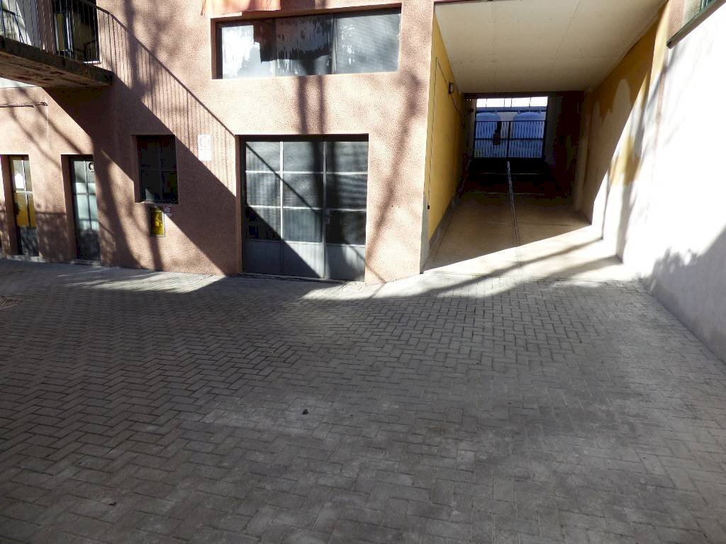 Ingresso - Warehouse via Ambrogio da Bollate, Bollate - photo 2