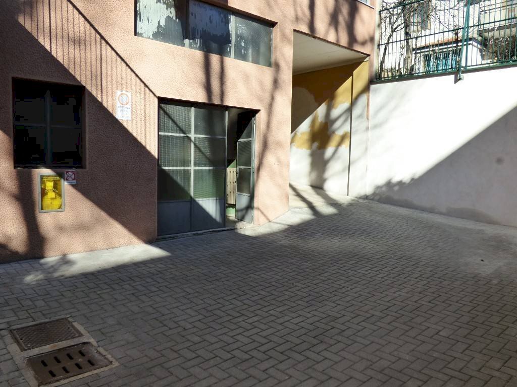 Vista - Warehouse via Ambrogio da Bollate, Bollate - photo 3