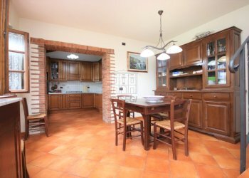 Colonica ristrutturata immersa nel verde (7).JPG - Casale Via Fonda 11, Capannori - foto 3