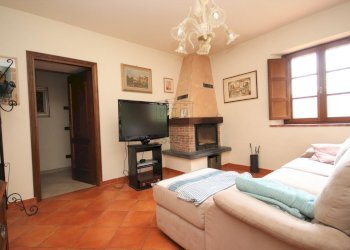 Colonica ristrutturata immersa nel verde (10).JPG - Casale Via Fonda 11, Capannori - foto 6