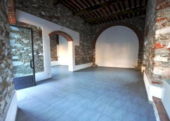 490218 (1).jpg - Locale Commerciale Seravezza - foto 4