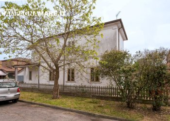 Casa indipendente piazza unità, Jolanda di Savoia - foto 3