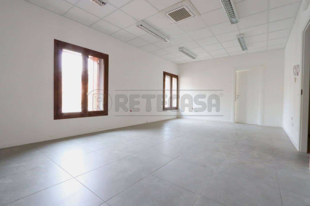 IMG_6025.JPG - Ufficio Contra Giuseppe Garibaldi  55, Vicenza - foto 3