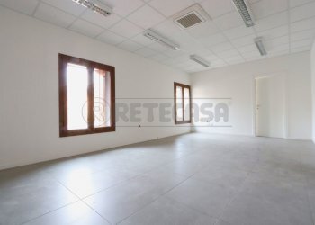 IMG_6024.JPG - Ufficio Contra Giuseppe Garibaldi  55, Vicenza - foto 2