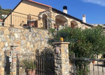 18.jpg - Villa Via Fossati, Cipressa - foto 9