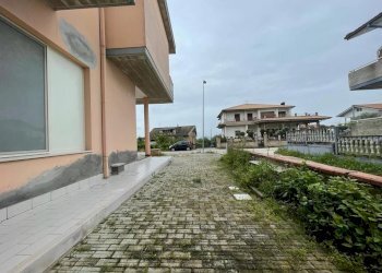 Negozio VIA DELLA CONA, Città Sant'Angelo - foto 3