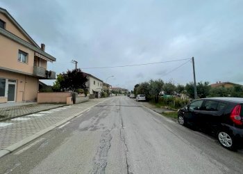 Negozio VIA DELLA CONA, Città Sant'Angelo - foto 16