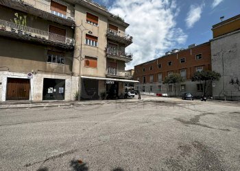 Attività Commerciale Piazza Alcide de Gasperi, Cassino - foto 5