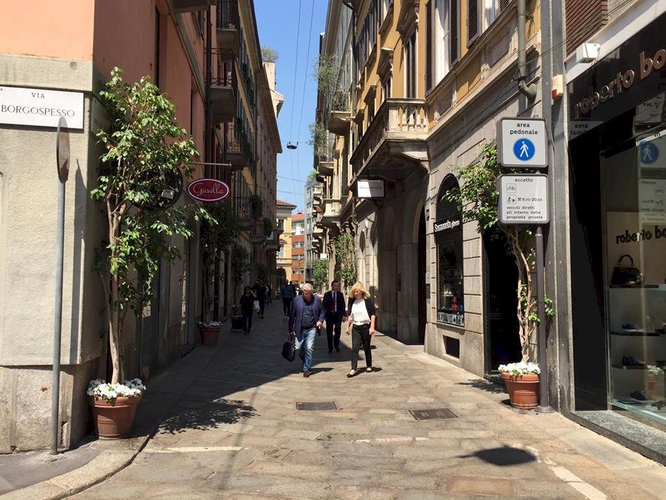 Shop Via Borgospesso, Milano - photo 1