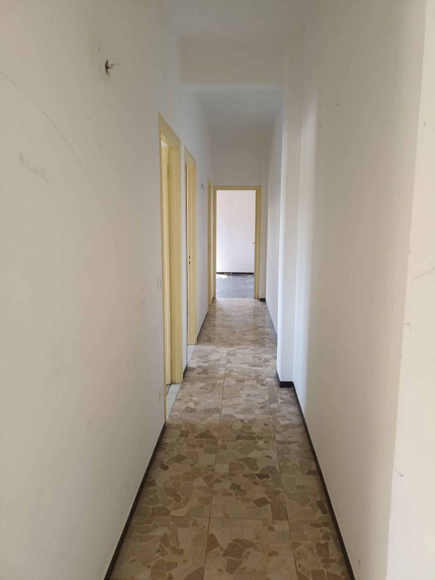 Three-room apartment corso Luigi Andrea Martinetti, Genova (neighborhood Sampierdarena) - photo 3