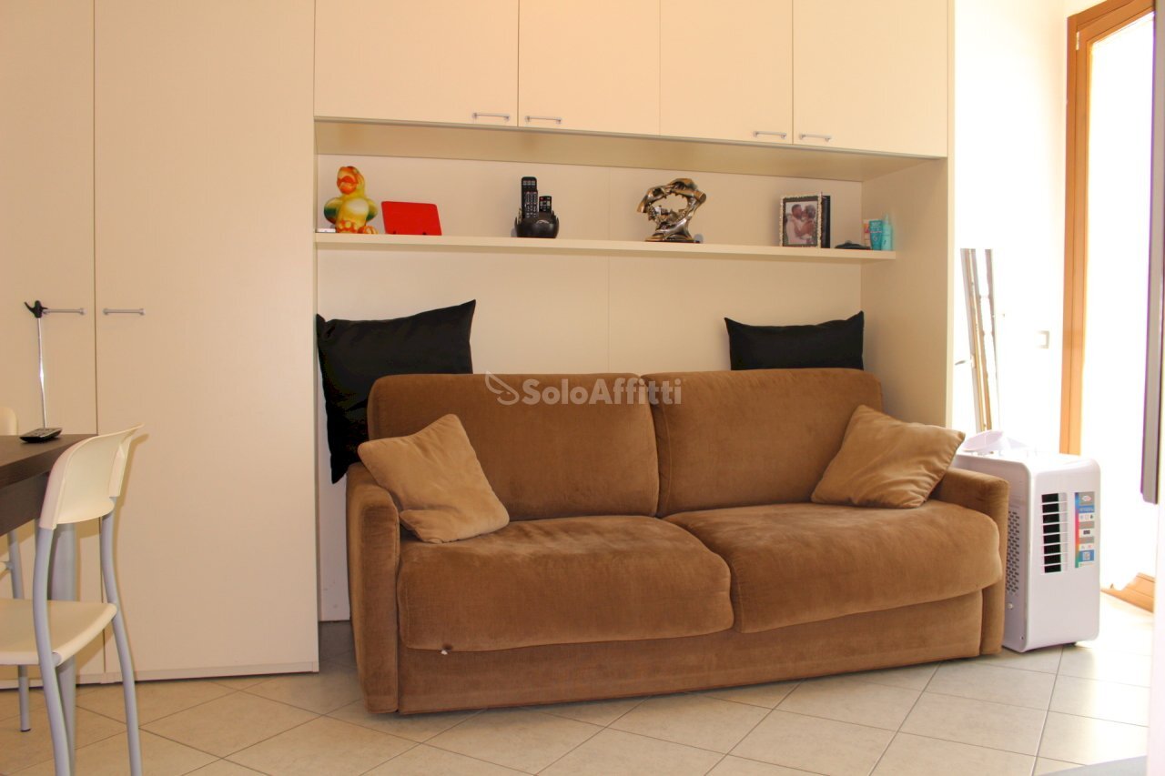 divano letto - Monolocale Via Giuseppe di Vittorio s.n.c., Forlimpopoli - foto 3