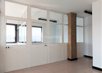 Fiumicino, Isola Sacra - ufficio piano terra - Office Via Ivo Oliveti, Fiumicino - photo 2