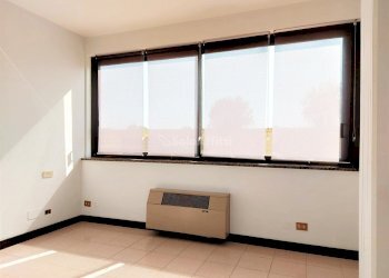 Fiumicino, Isola Sacra - ufficio piano terra - Office Via Ivo Oliveti, Fiumicino - photo 4