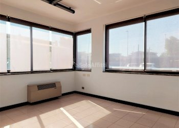 Fiumicino, Isola Sacra - ufficio piano terra - Office Via Ivo Oliveti, Fiumicino - photo 8