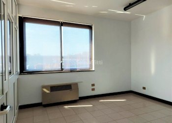 Fiumicino, Isola Sacra - ufficio piano terra - Office Via Ivo Oliveti, Fiumicino - photo 13