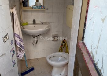 PXL_20220322_104345415.jpg - Locale Commerciale Modena - foto 2