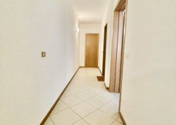 IMG_7351 2.jpg - Ufficio Montignoso - foto 1