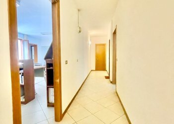 IMG_7352 2.jpg - Ufficio Montignoso - foto 2