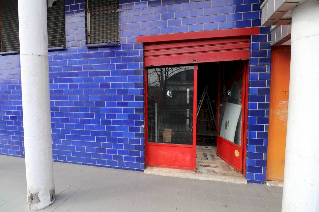 Uscita posteriore - Shop via Celeste Negarville, 29, Torino (neighborhood Mirafiori Sud) - photo 1