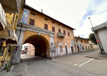 esterno - Palazzo Storico via FRICCHIERI, 36, Carignano - foto 1
