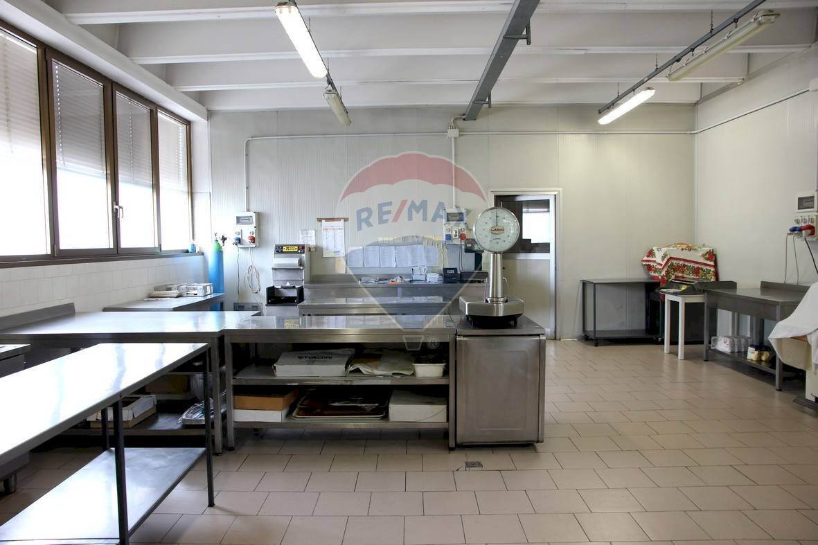 Attività Commerciale via risorgimento, Lurago Marinone - foto 1