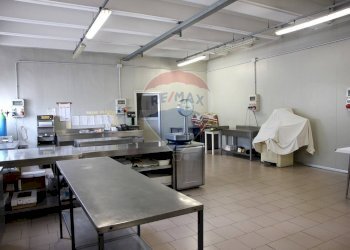 Commercial Activity via risorgimento, Lurago Marinone - photo 7