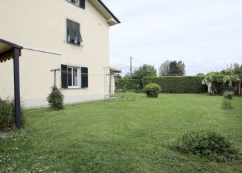 vendesi villetta indipendente con giardino privato - Villa Via dei Berti, Lucca - foto 4