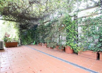vendesi villetta indipendente con giardino privato - Villa Via dei Berti, Lucca - foto 27